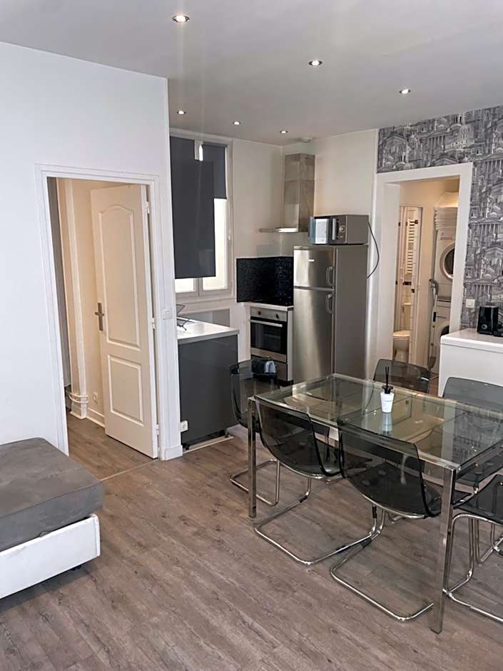 Mary's Hotel Republique