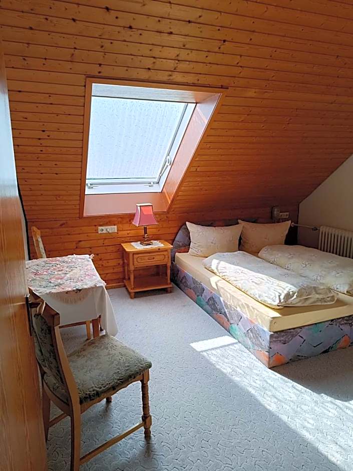 Auerhahn Bed and Breakfast - Black Forest - Waldhotel