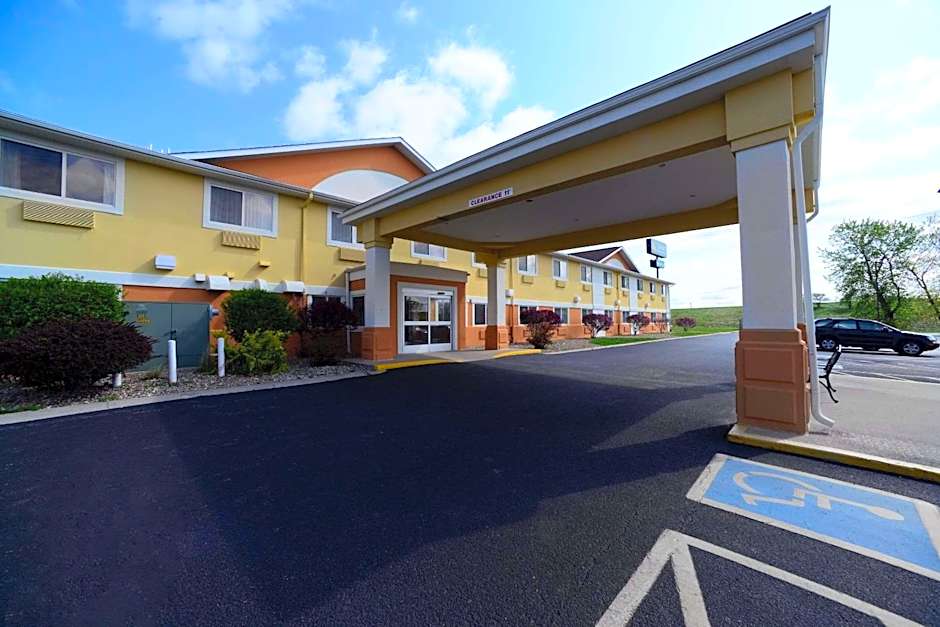 Quality Inn and Suites Springfield Southwest near I-72