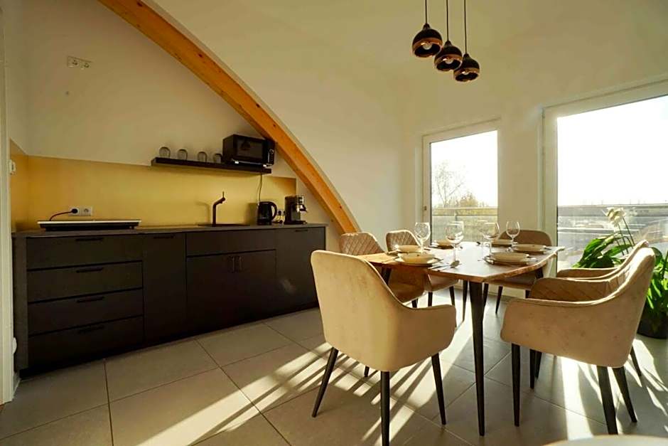 Luxury Penthouse Jacuzzi, Pool Table, Bbq & Desks