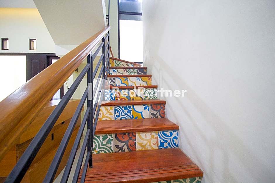 Balmoral House Redpartner Near Ambarukmo Plaza Mall Yogyakarta – Yogyakarta, MN