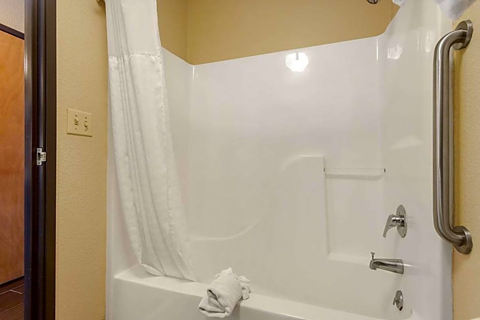 Comfort Inn & Suites Pittsburg KS