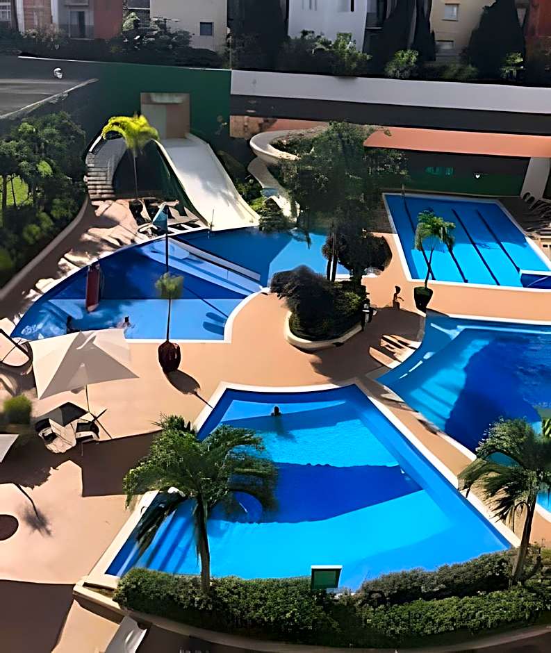 Apto com 3 Suítes, linda vista e ótima área de lazer - até 10 pessoas