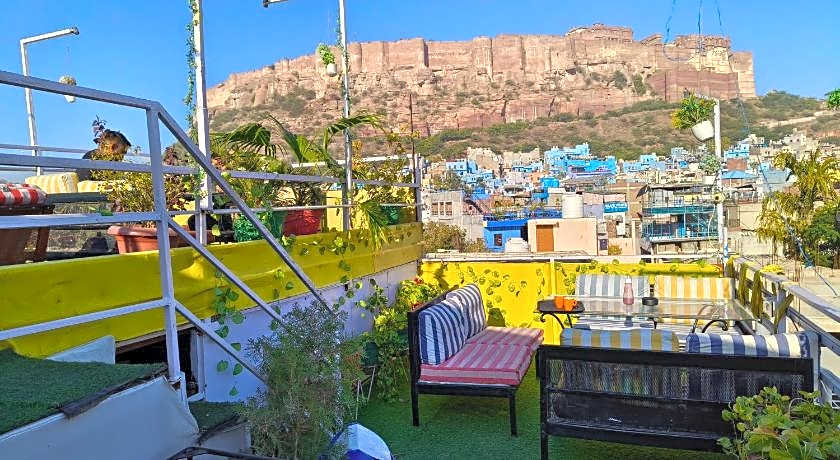 Shivam Paying Guest House