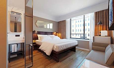 Superior Room with City View