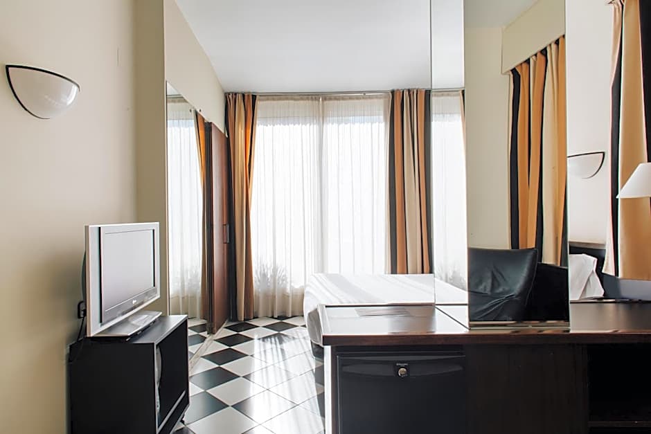 Hotel Gran Derby Suites