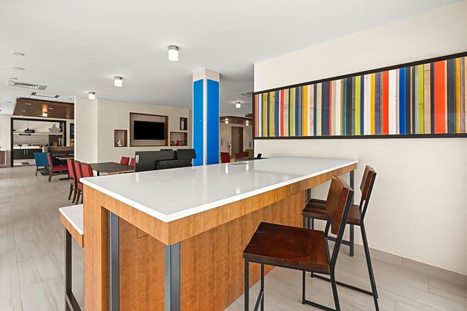 Holiday Inn Express & Suites - Suisun City, an IHG Hotel