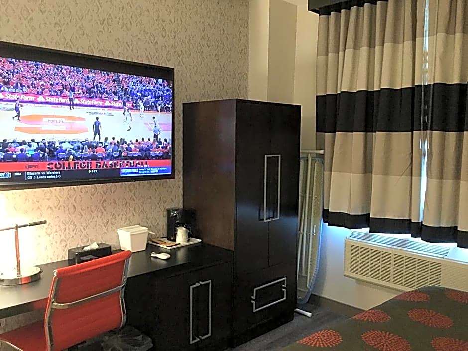 Ramada by Wyndham Bronx Terminal