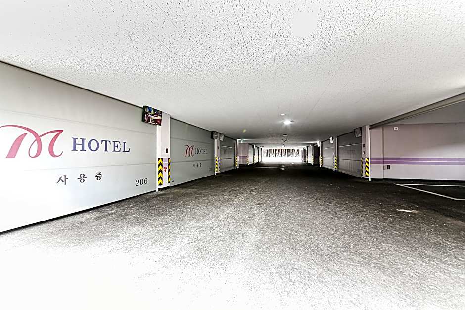 Gimje M Hotel Drive-in