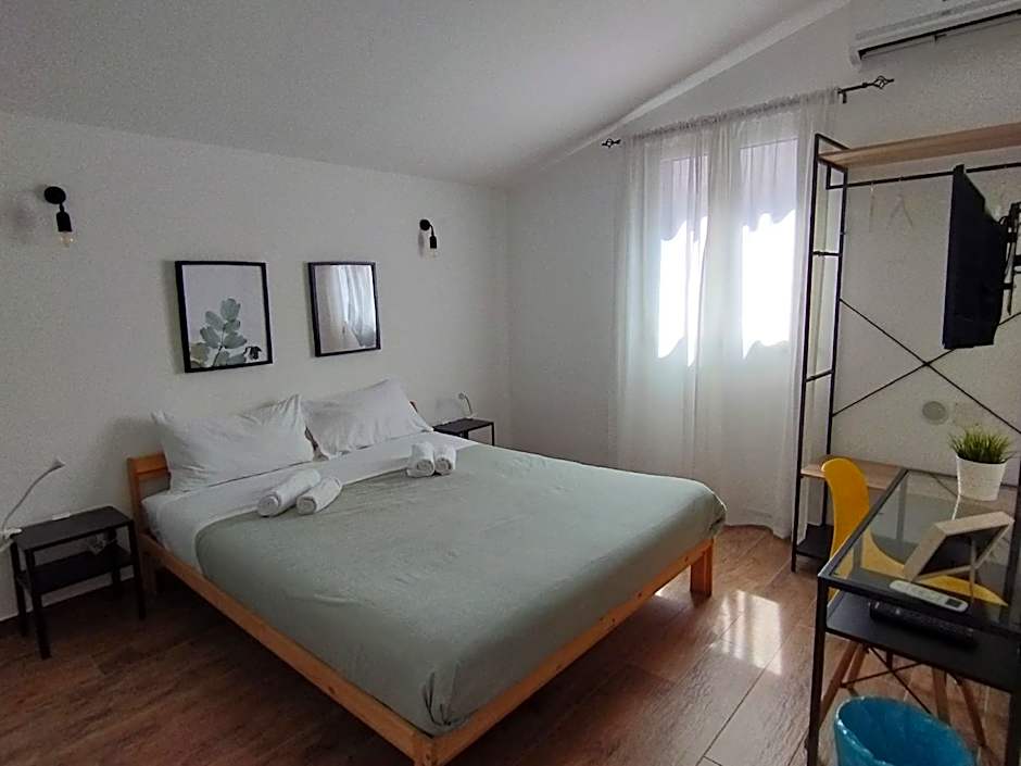Triscele house