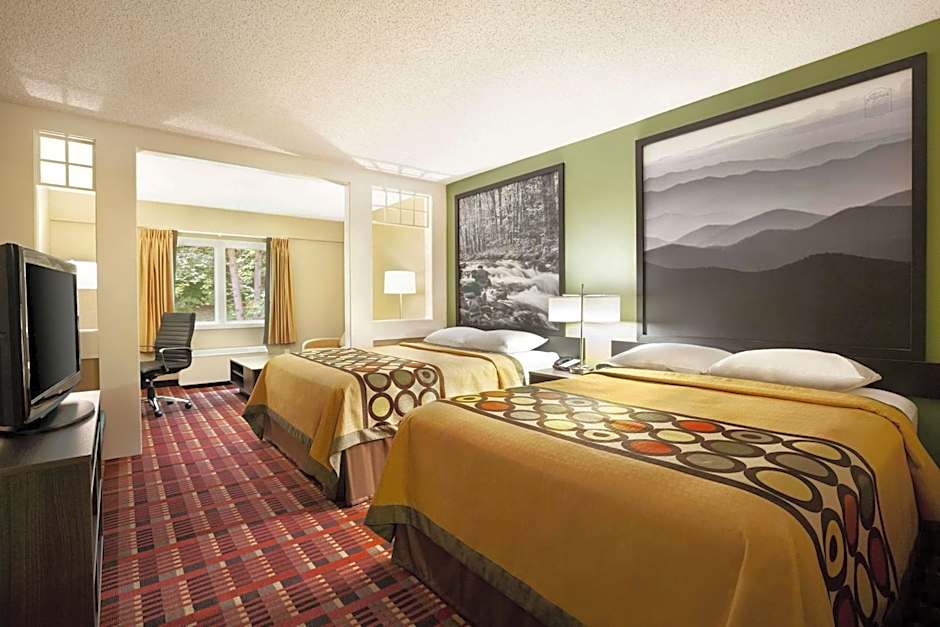 Super 8 by Wyndham Cherokee