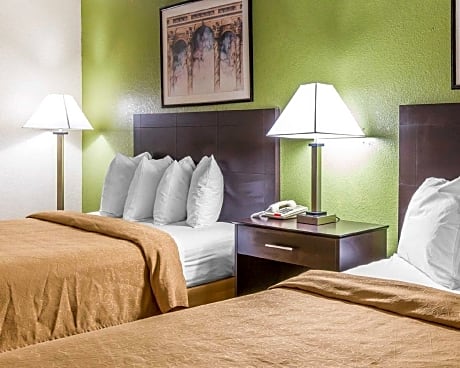 2 Queen Beds - Non-Smoking