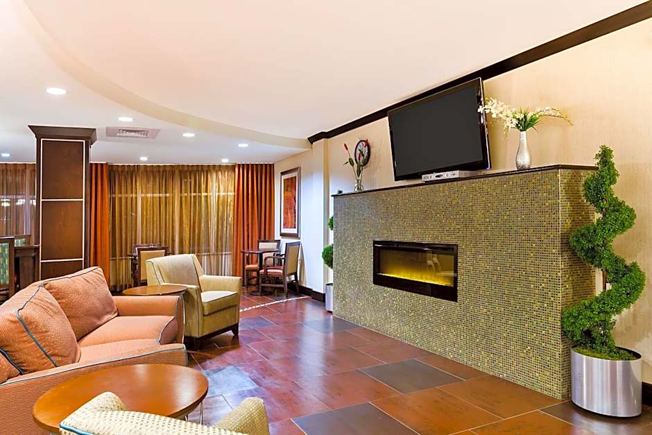 Holiday Inn Express and Suites Alpine By IHG