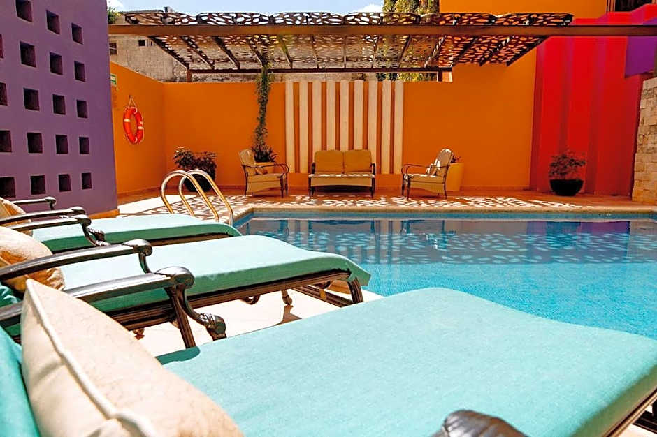 Hotel Plaza Colonial