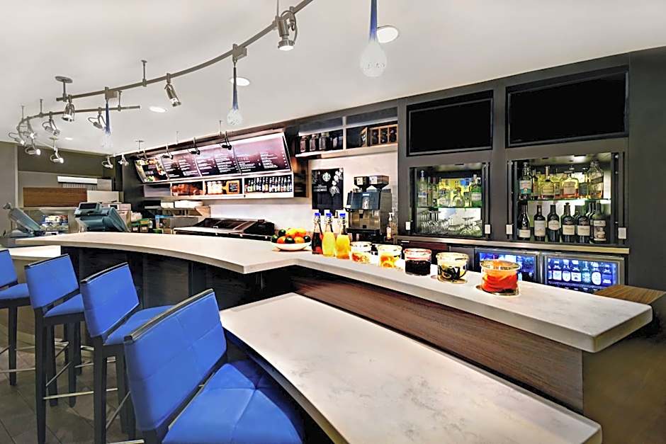 Courtyard by Marriott Republic Airport Long Island/Farmingdale