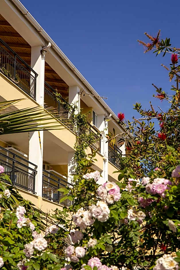 Searocco Studios & Apartments - Close to Alykes Center, by ZanteWize