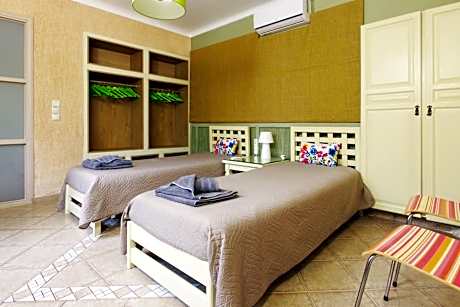 Three-Bedroom Villa - Split Level