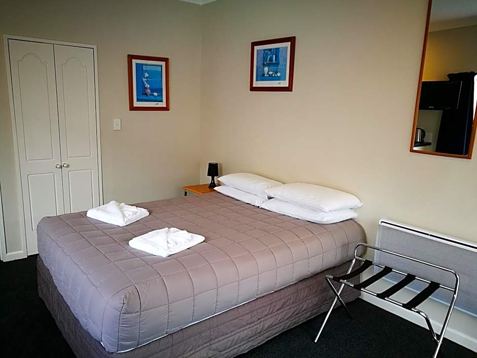 Airport Birches Motel