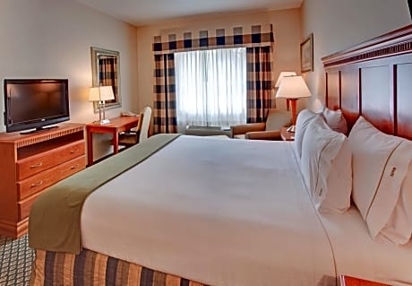 King Room - Mobility Access/Hearing Accessible