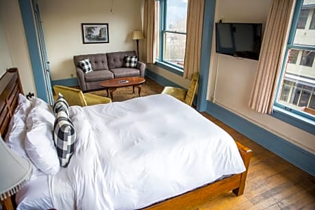 Historic Railroad Suite