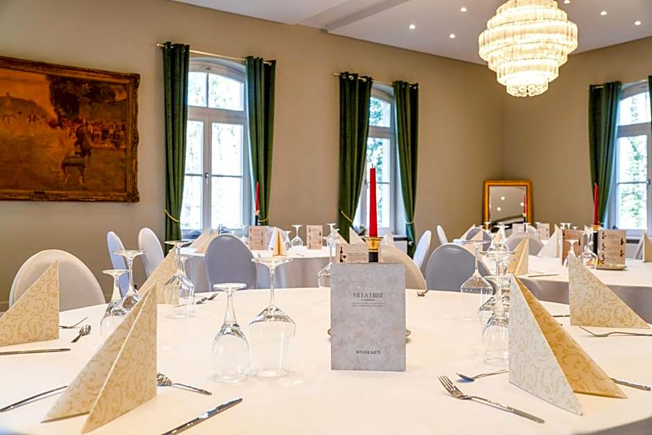 VILLA FIRST im Sophienhof