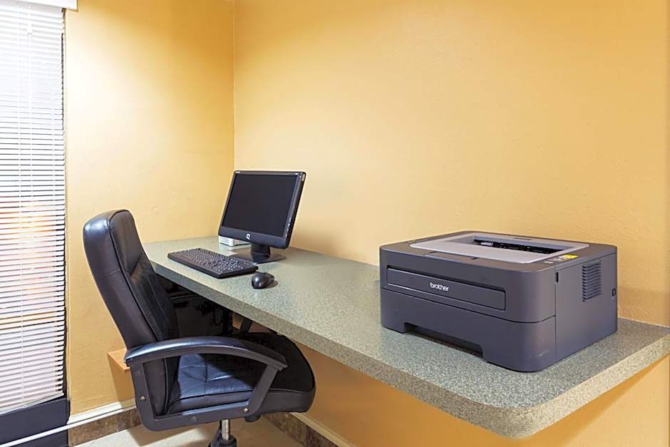 Baymont by Wyndham Lake City I-75