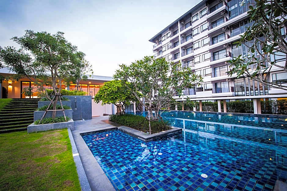 Burgundy Residence 304