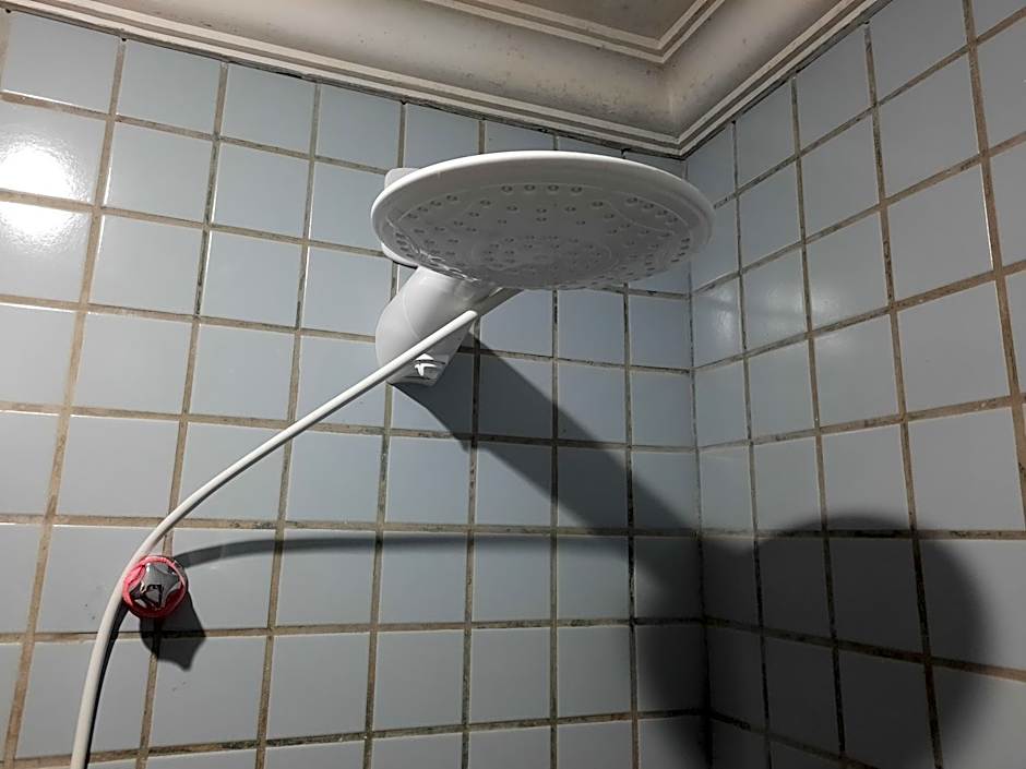 Apartamento BEIRA MAR VISTA TOTAL - SENSAÇÃO DE CASA TÉRREA A BEIRA MAR - COZINHA EQUIPADA -AIR FRYER -ÁREA DE CHURRASCO PRIVATIVA- TVS SMART- DISNEY PLUS E OUTROS-PRAIA IDEAL PARA CRIANÇAS-PET FRIENDLY-KIT PRAIA 4 PESSOAS