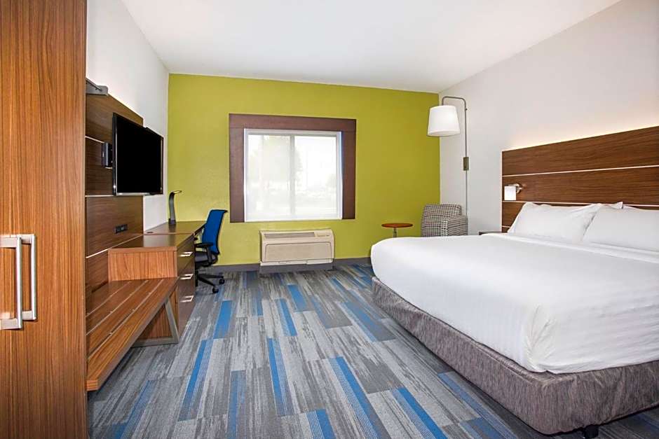 Holiday Inn Express Kansas City - at the Legends By IHG