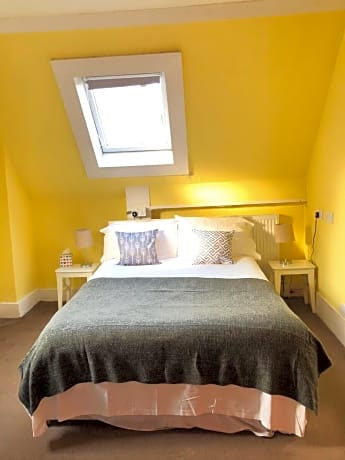 Budget Double Room with Shared Bathroom - Attic