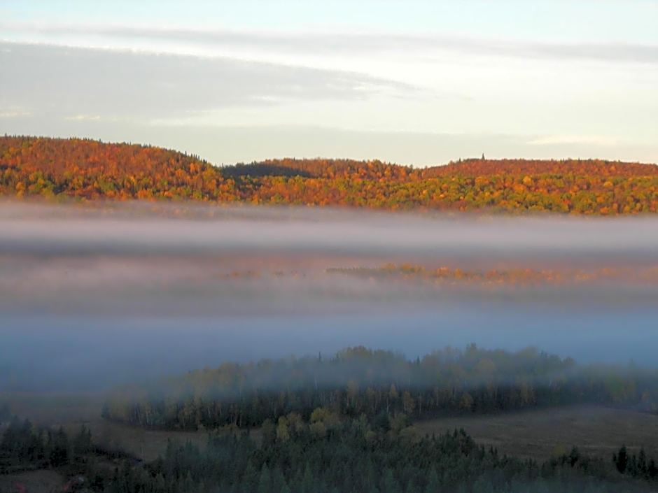 Gîte des Hauteurs et Café de la place
