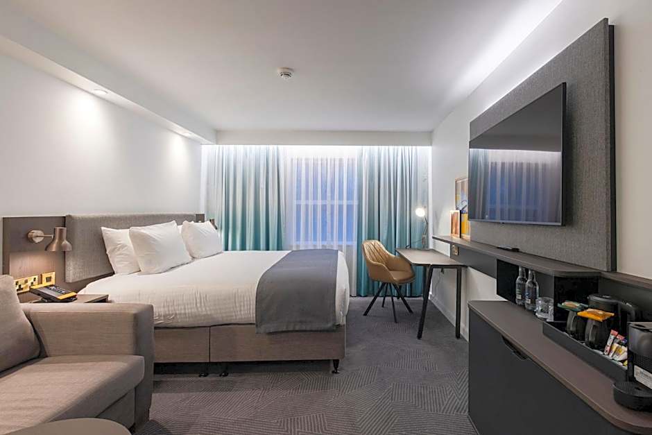 Holiday Inn Bristol Airport By IHG