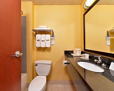 2 Queen Beds, Suite, Nonsmoking