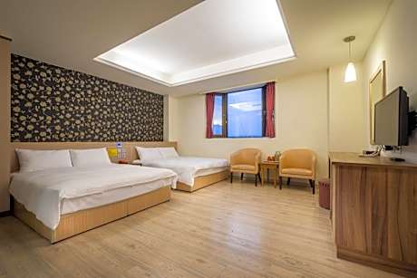 Quadruple Room with Mountain View