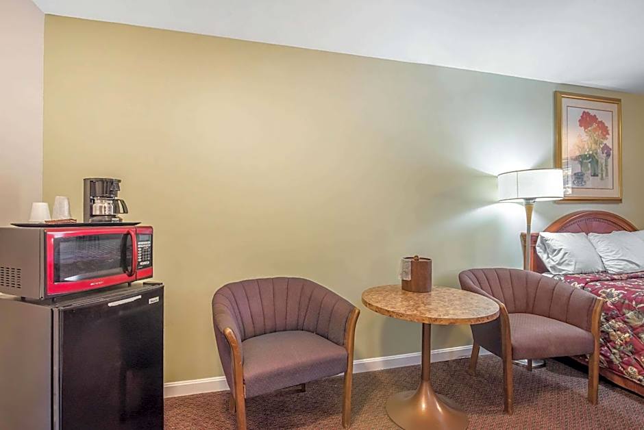 Rodeway Inn - Bellows Falls