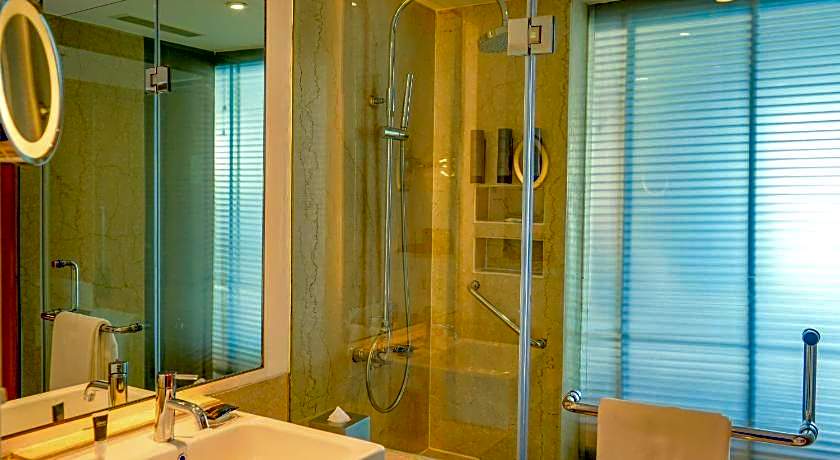 Courtyard by Marriott Gurugram Downtown