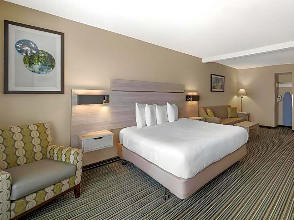 Best Western Plus Twin View Inn & Suites