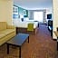Holiday Inn Express and Suites Rochester West-Medical Center By IHG