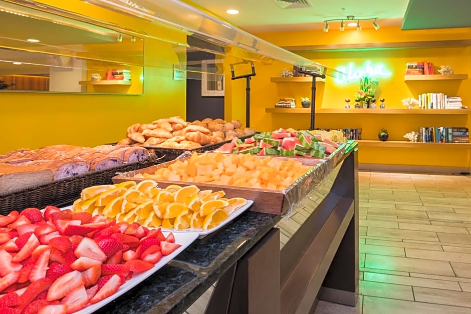VIVE Hotel Waikiki