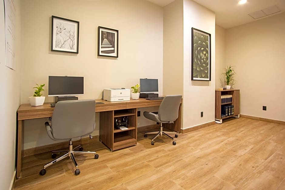 Candlewood Suites Guadalajara Galerias By IHG