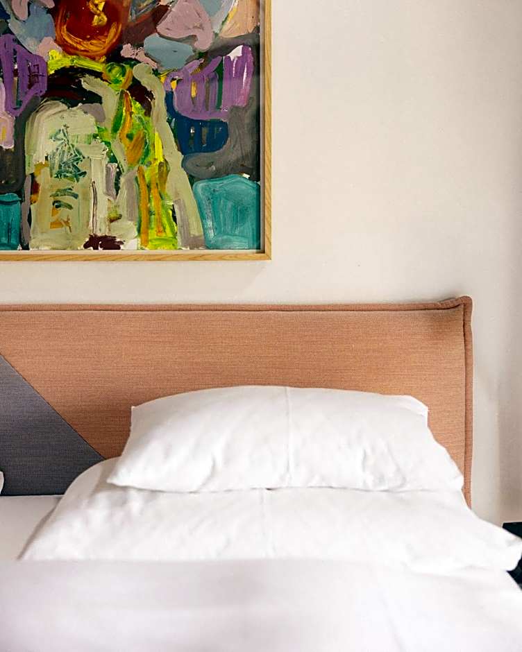 Kai 36 - Hotel zwischen Fels und Fluss