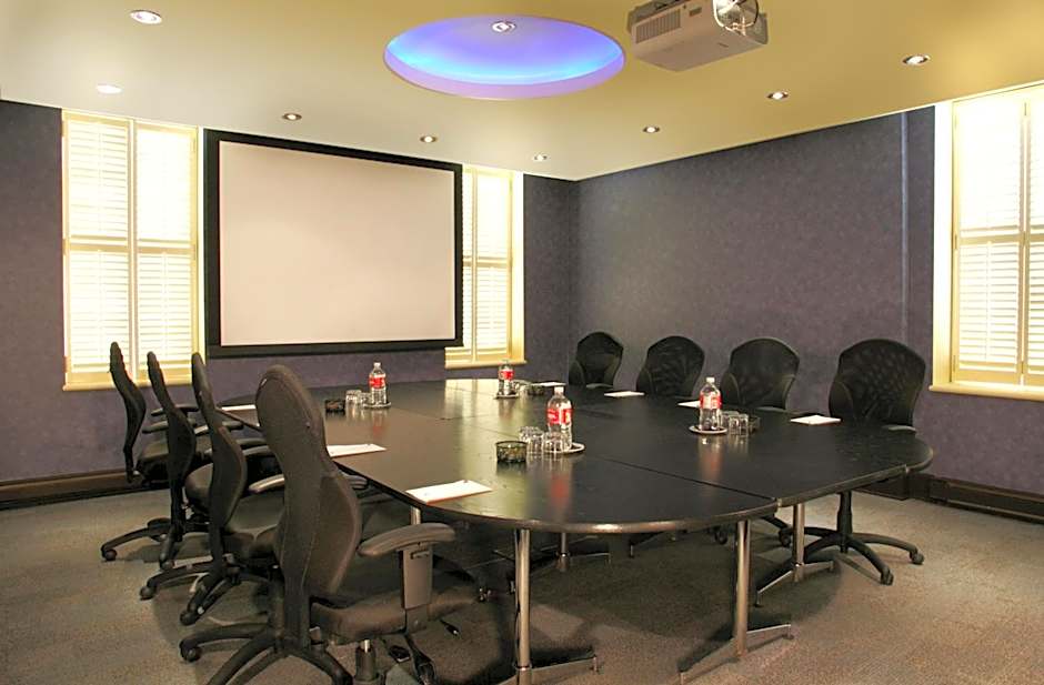 DoubleTree by Hilton Ottawa Downtown