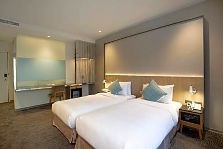 Deluxe Twin Room with Balcony