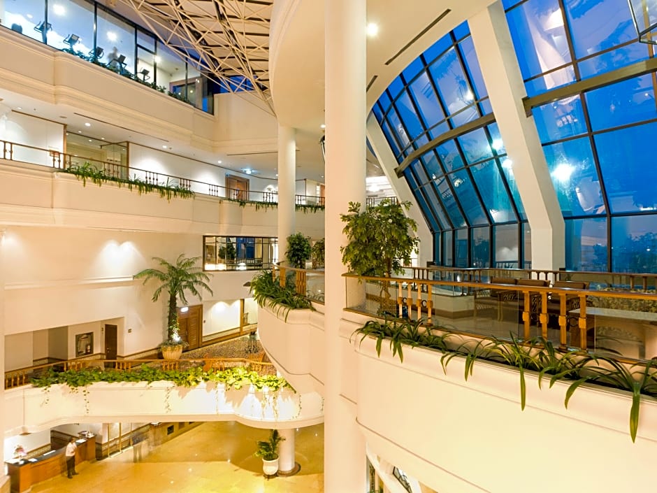 Montien Riverside Hotel