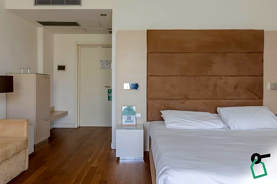 HOTIDAY Room Collection - Pisa