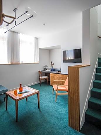 One-Bedroom Loft Suite - Chippendale