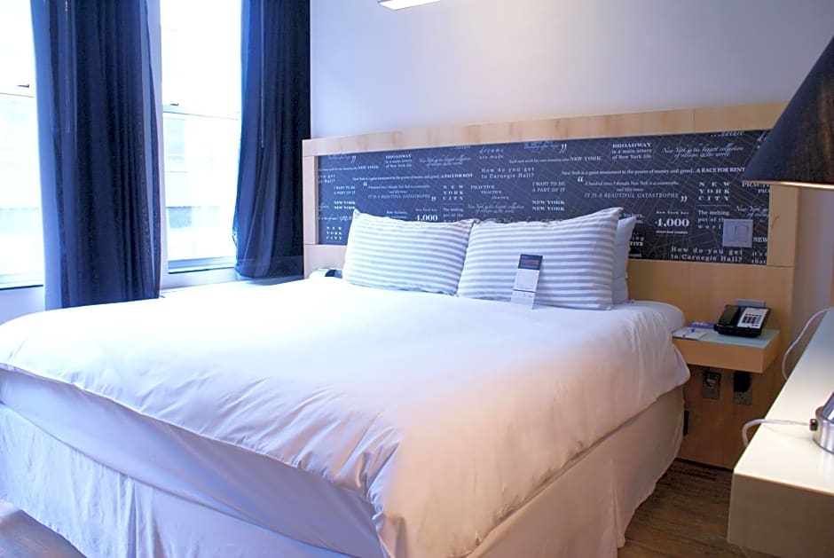 Tryp by Wyndham Times Square South