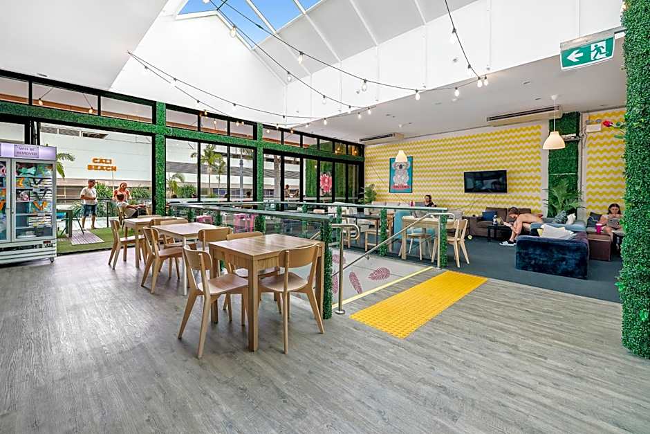 Tequila Sunrise Hostel Surfers Paradise