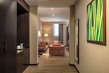 Premium One-Bedroom King Suite