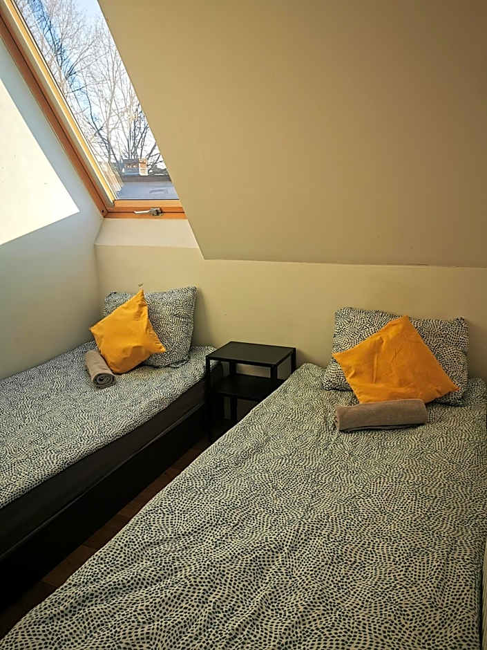 Hostel 55 - darmowy parking